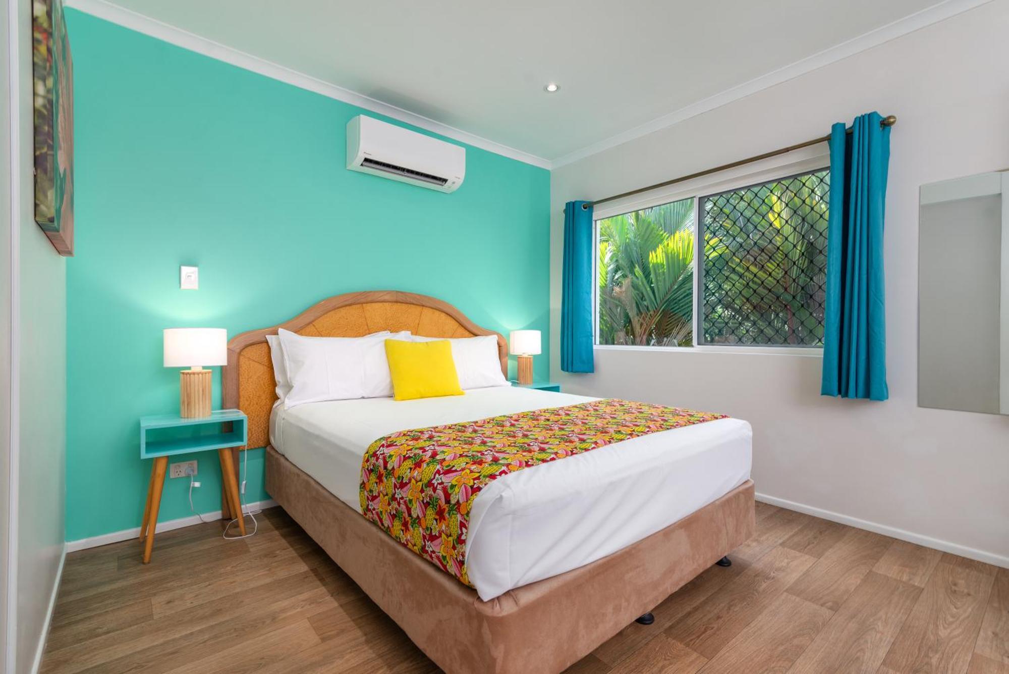 Port Douglas Motel Exterior photo