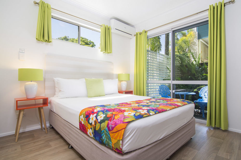 Port Douglas Motel Exterior photo